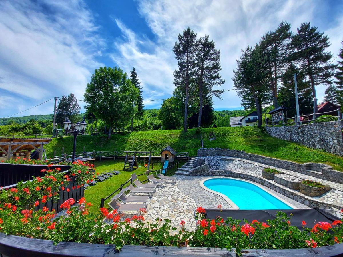 Plitvice Ethno House Hotel Jezerce Bagian luar foto