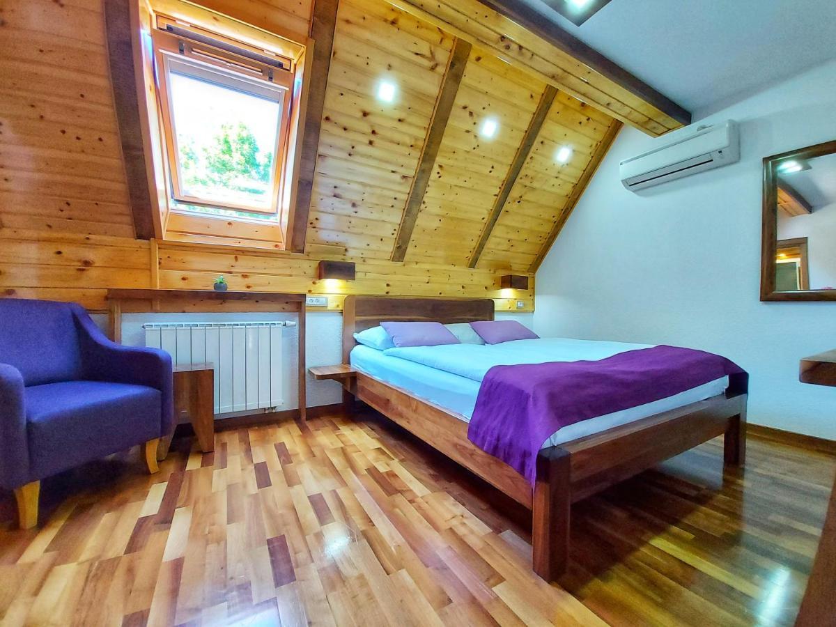 Plitvice Ethno House Hotel Jezerce Bagian luar foto